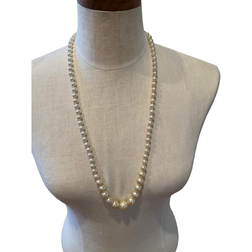Vintage Graduated Pearl Statement necklace Cameo Clasp
